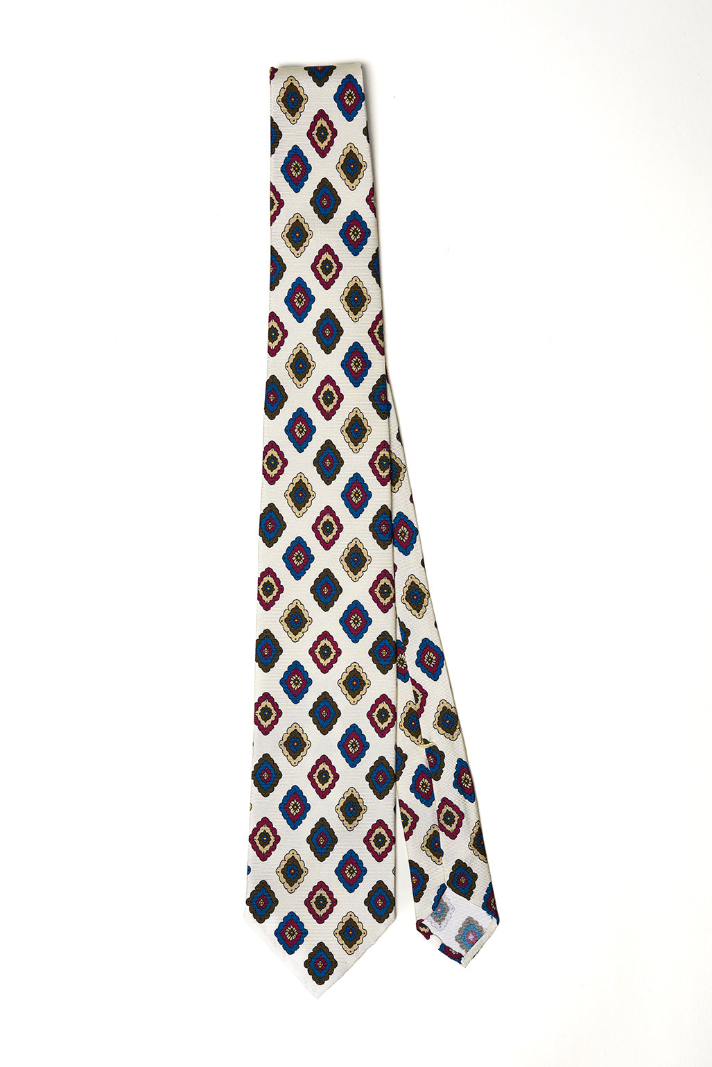 Cravatta F.Marino bianca con fantasia geometrica romboidale blu, rosso e oro